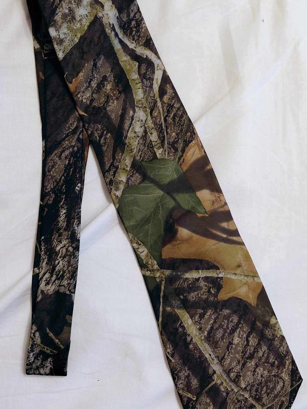 Men's Camouflage Print Tie in Green and Brown